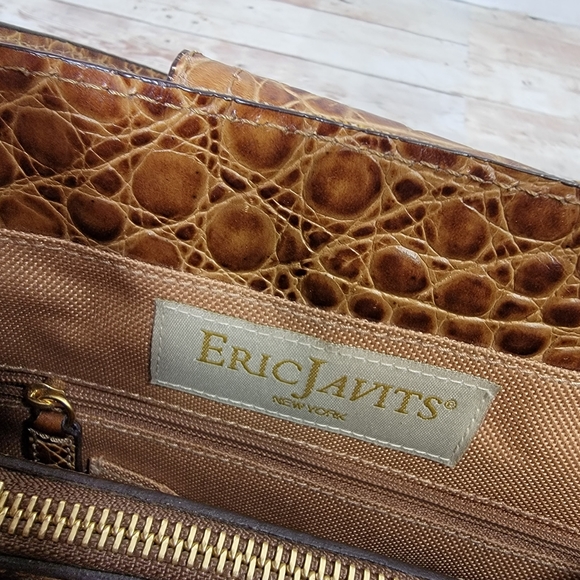 Eric Javits woven straw  and croc embossed handbag - Picture 14 of 15